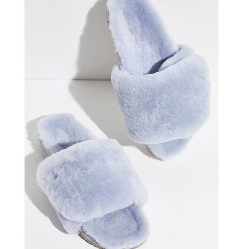 EMU Free People Musica Sheepskin Slippers Sky Blue new with tags size 9
